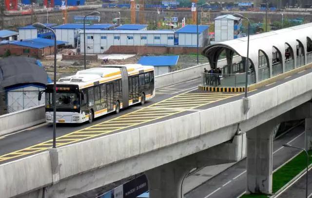 ▽剑南大道brt快速公交 今年开通地铁1,2,3,4,7,10号线的发车间隔将会