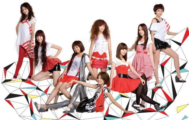 其实可能很多零零后不知道,鬼鬼之前是黑girl组合成员之一,那是婆婆小