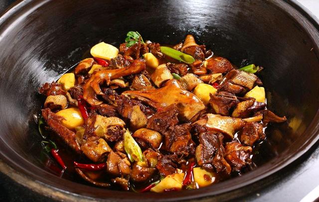 火焰醉大鹅冬季要来了 在北方炖这么一锅 围着吃很有气氛