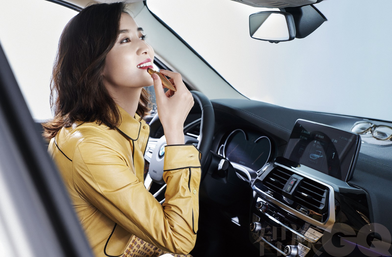 宋佳时尚大片再曝光 演绎现代女性自信迷人