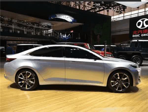 北汽新车被誉为最美轿跑,溜背式车顶加无框门太拉风,上市绝对火