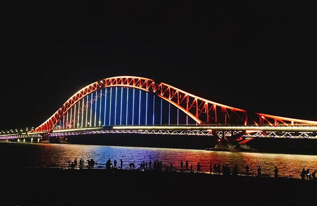 宁波梅山:水上体验运动将激起"经济浪花"