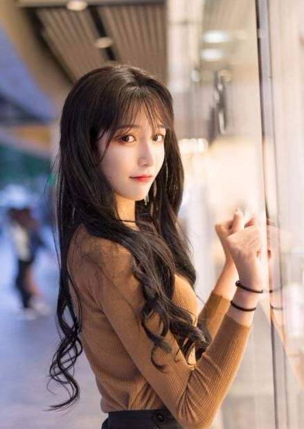 我叫abbily精修图片和整容后视频截图王嘉飞发文力挺abbily