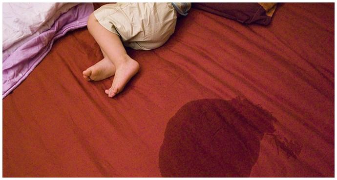 4岁女儿偷拿妈妈卫生巾用, 知道原因后, 妈妈羞愧的无地自容|阿丽|尿