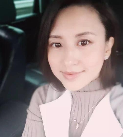 婚后重新回归央视的名主持张蕾,甜美秀丽,亲切大方|央视|张蕾|欢乐中国行_新浪新闻