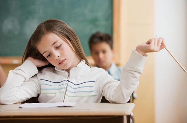 小孩上课不专心听讲怎么办?儿童专家老师就提供这4个办法