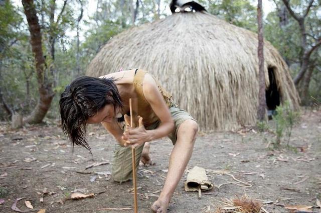 带一个女人在荒野求生两年,就有300万美元奖金,你能做到吗?