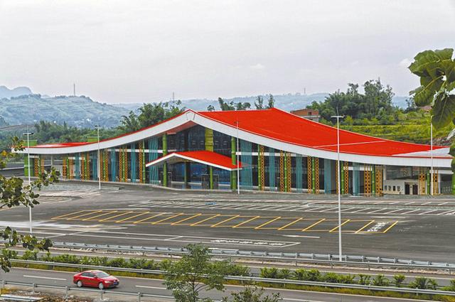 高速服务区睡一觉1000元?服务区已经不能休息了-新浪汽车