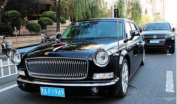 哈尔滨这辆红旗车, 车牌号居然是1949!