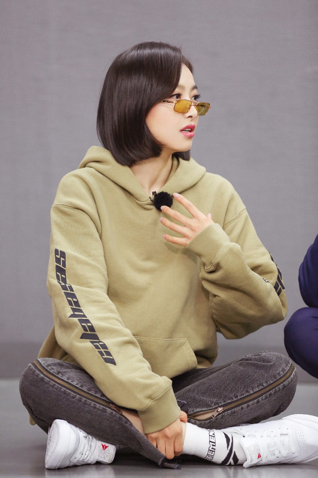 宋茜《热血街舞团》爆金句 贴心为队员缝衣服