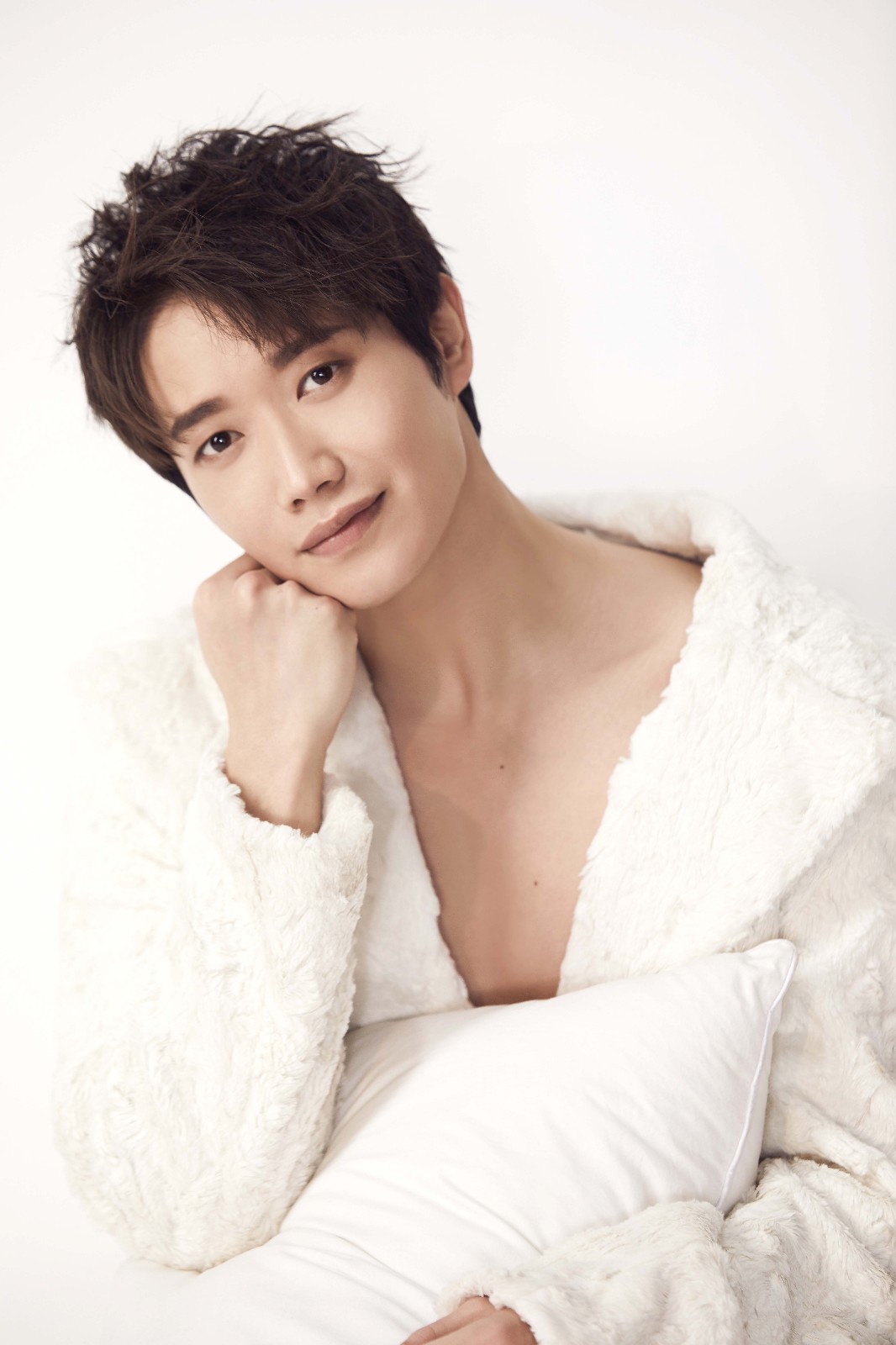 李嘉铭最新写真 暖男pk型男诠释反差萌