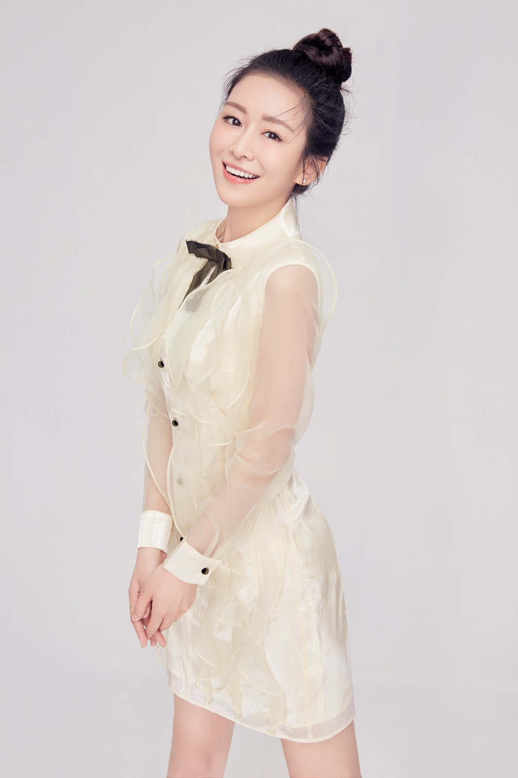 杨安琪全新写真曝光 清新少女灵气动人