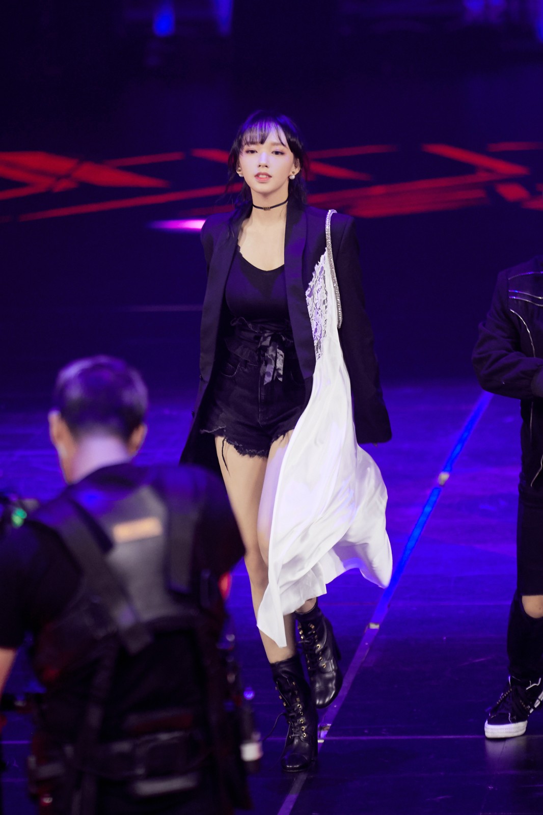 盐潇上线!程潇亮相火线盛典 飒燃热舞气场全开