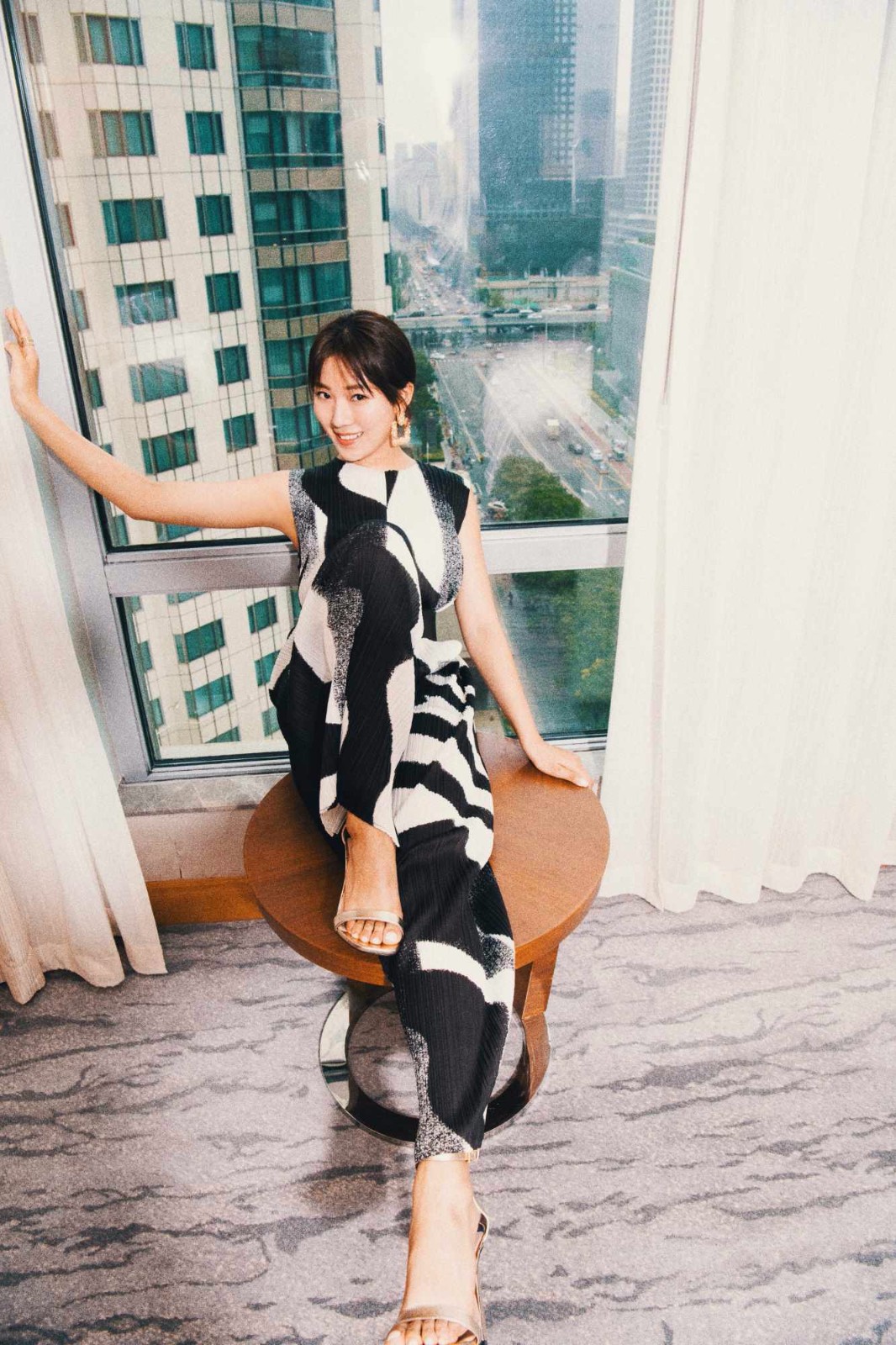 近期热播的新剧《合伙人》中,菅纫姿再次饰演职场女