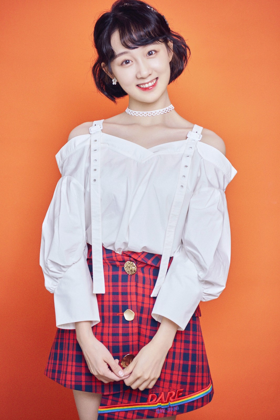 李子璇密度曝光人气高涨 携手国际品牌现身广州颁奖礼