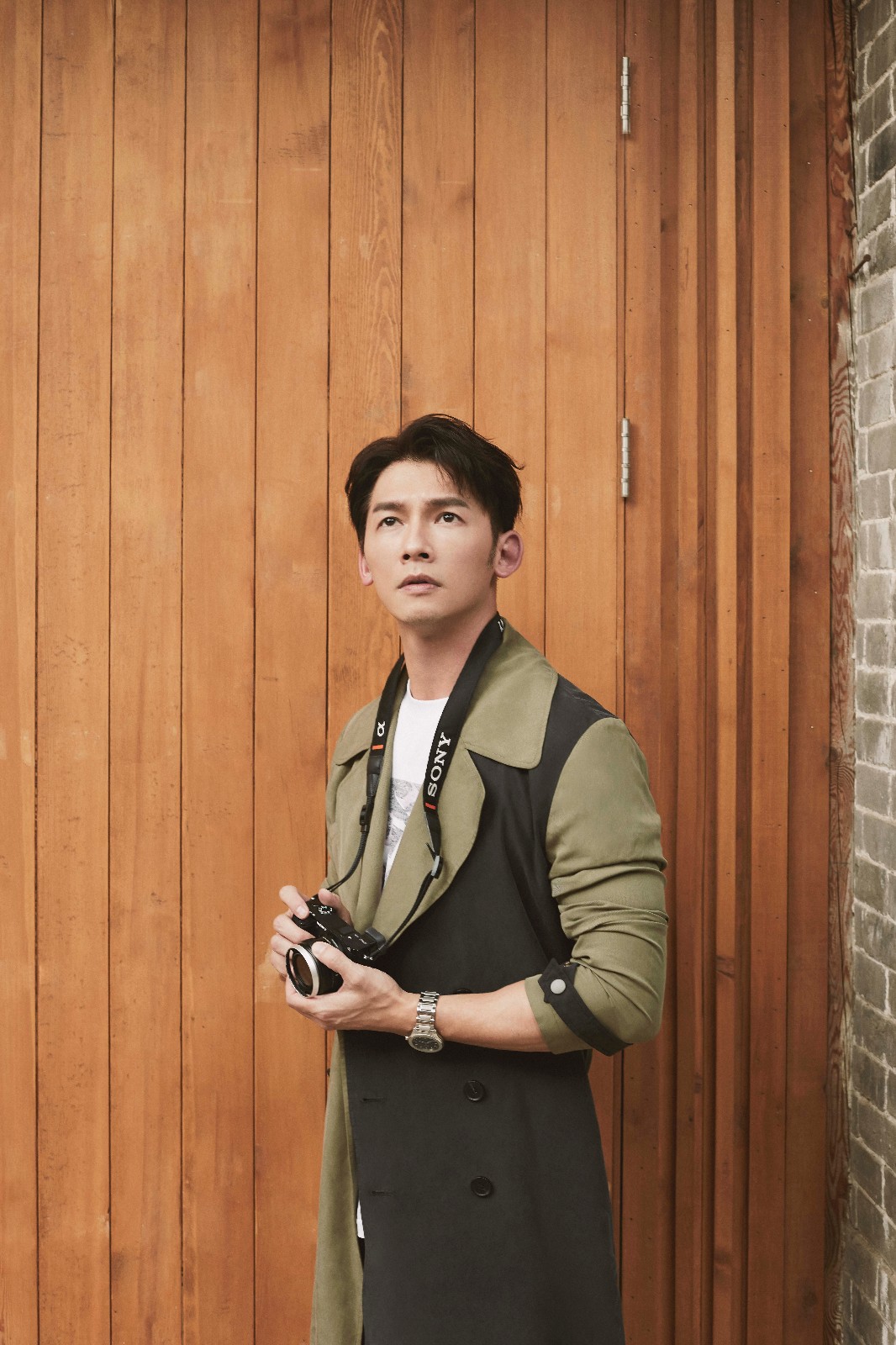 温升豪秋日写真曝光随性温雅再现暖男风范