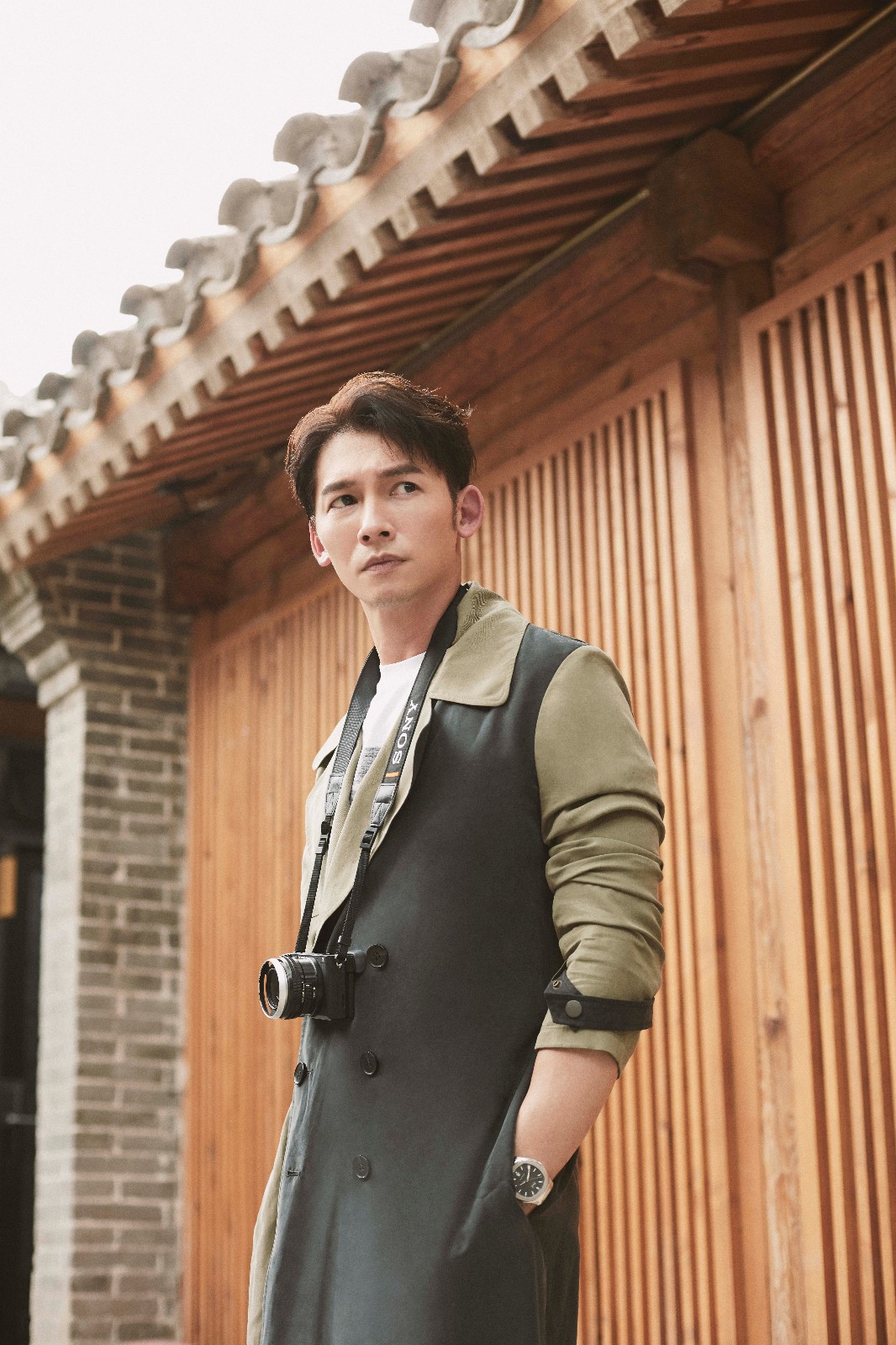 温升豪秋日写真曝光随性温雅再现暖男风范