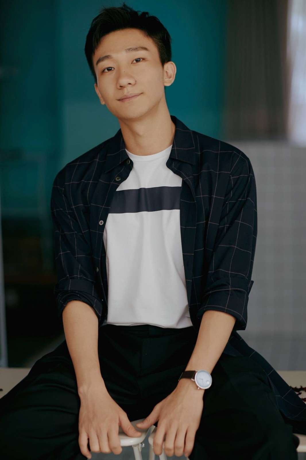 吴昊宸新写真曝光 痞帅兼具魅力十足
