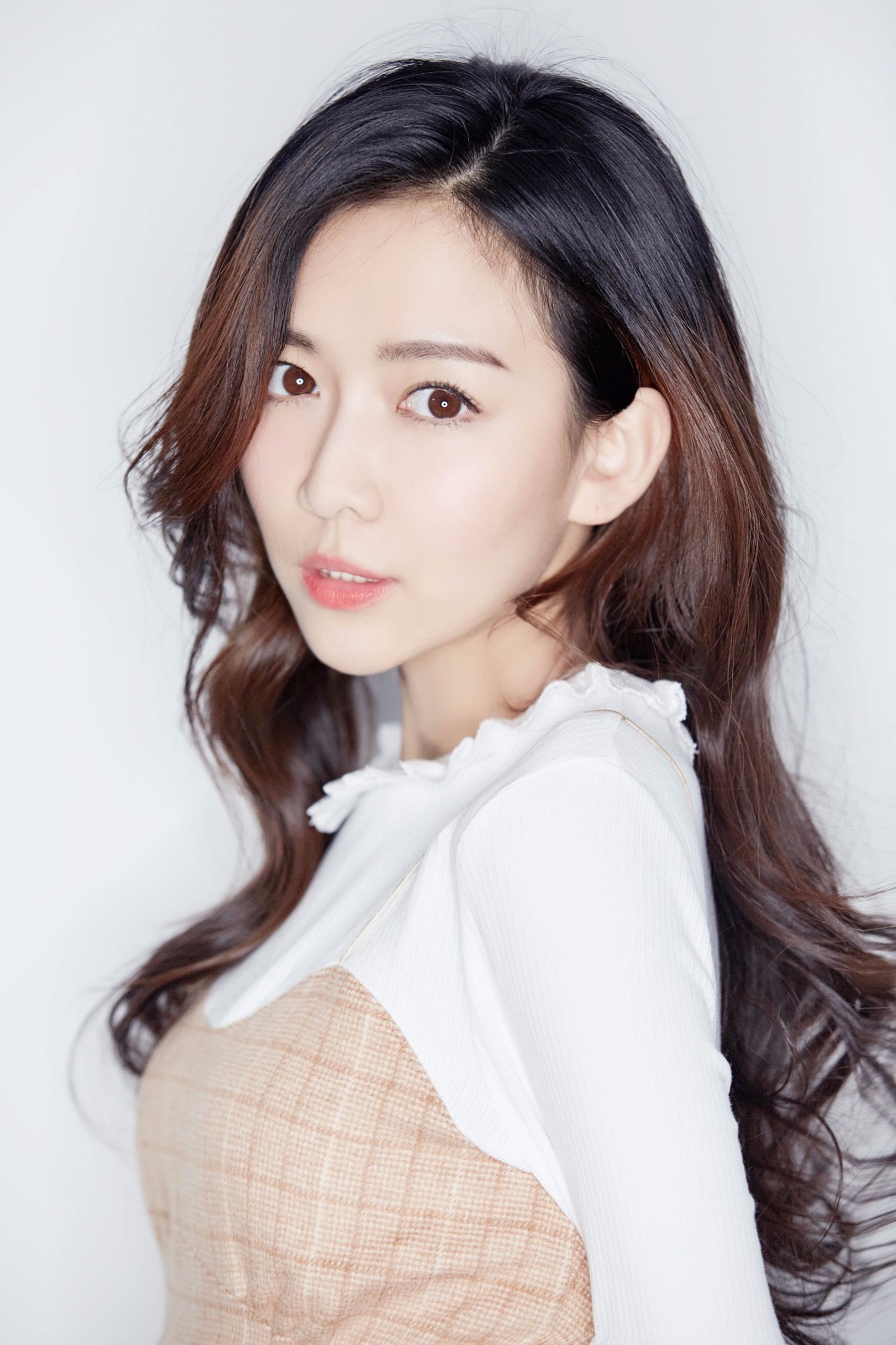 杨安琪领衔热播甜宠网络轻喜剧网友表白最甜小花