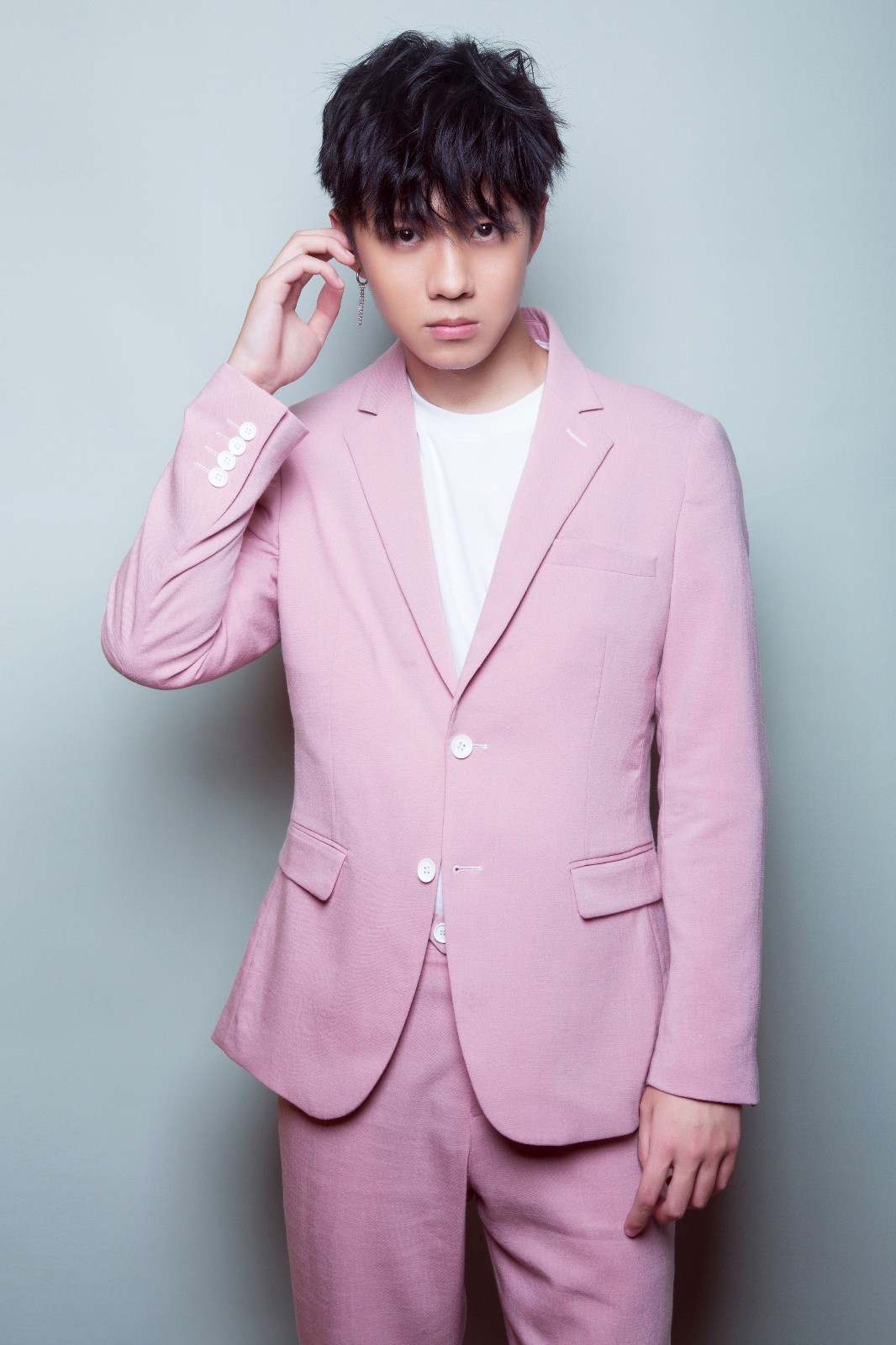 演员刘家麟全新写真曝光 青春帅气少年气十足