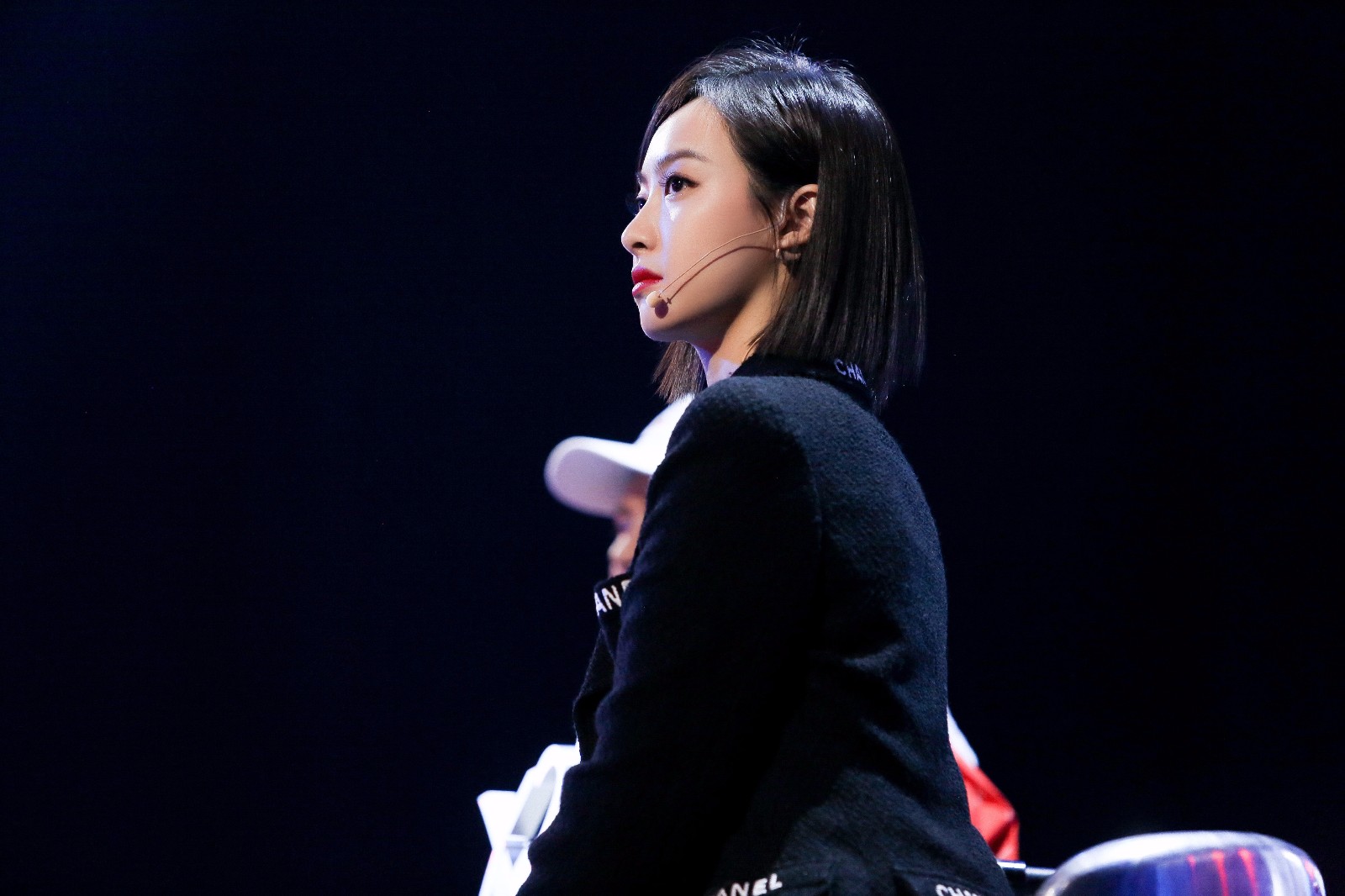 宋茜《热血街舞团》爆金句 贴心为队员缝衣服