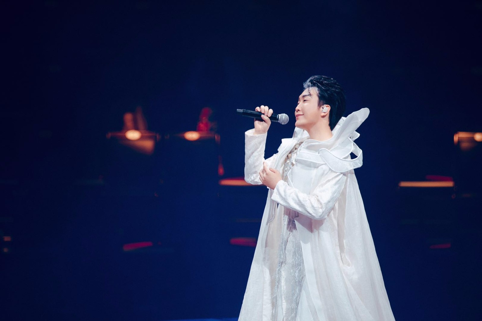 王菲《心经》后再现经典,李玉刚潜心演绎禅意《菩提》震撼心灵!