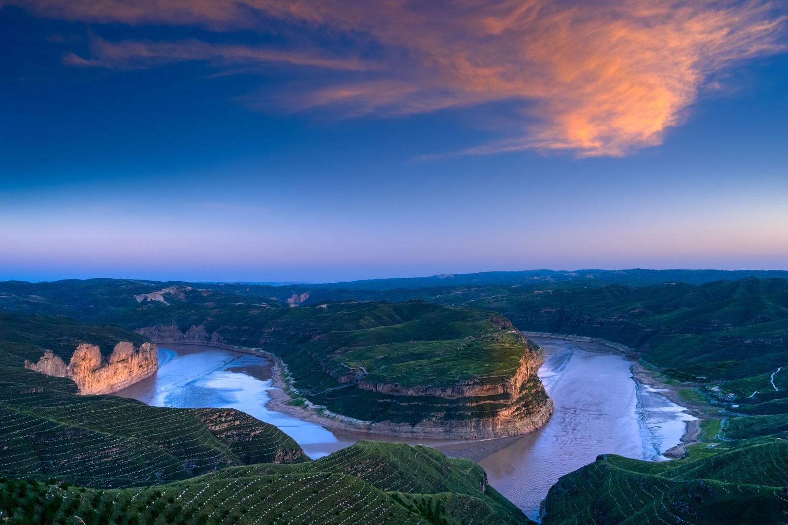 古长城,与河北,河南,陕西,内蒙古等省区为界"柳宗元称之为"表里山河"