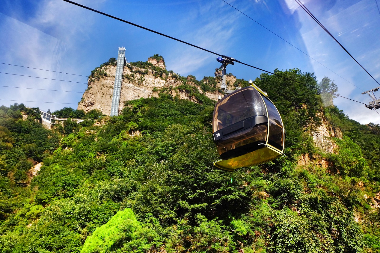 你去过兴隆山,就等于来到了潘多拉星球,和阿凡达一起遨游云端!