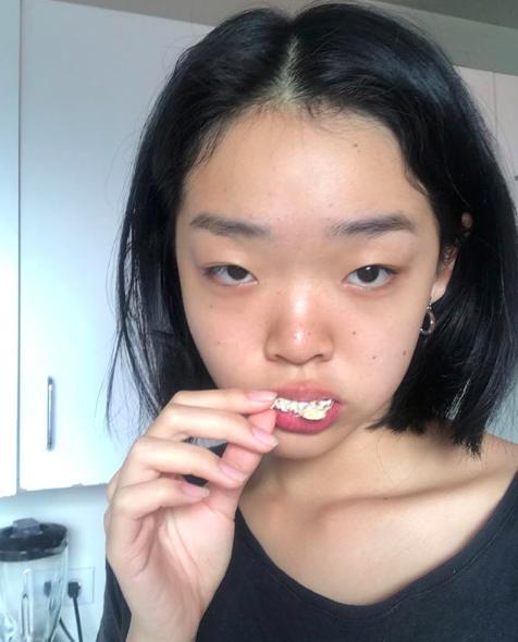 他们找到可以取代刘雯的新亚洲模特,却是三白眼,塌鼻梁,宽眼距