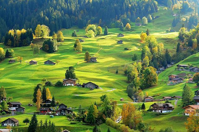 两个美丽瑞士小镇欧洲人常来看风景中国人不常去因为不能购物