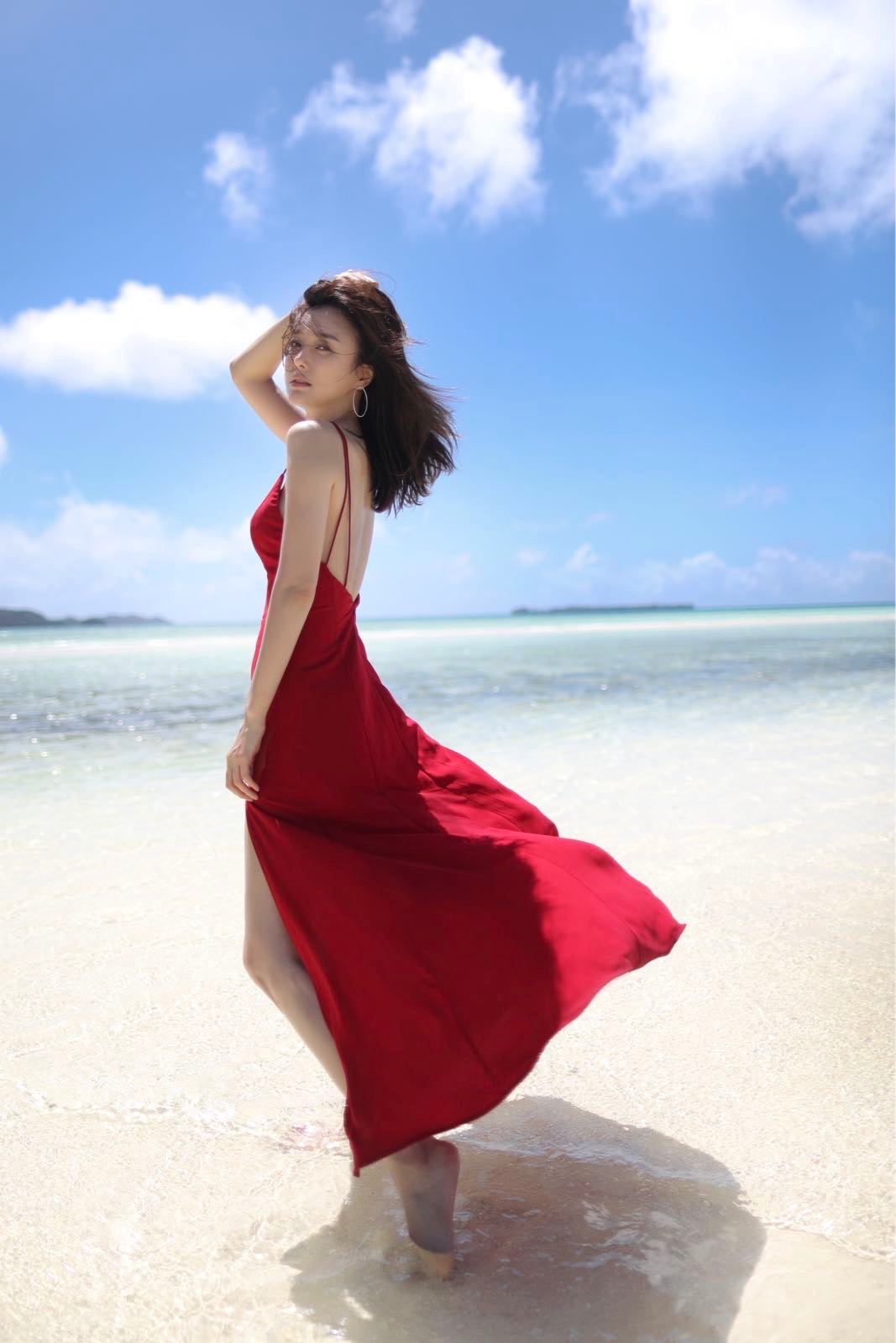 秦岚帕劳度假穿潜水服好身材一览无余