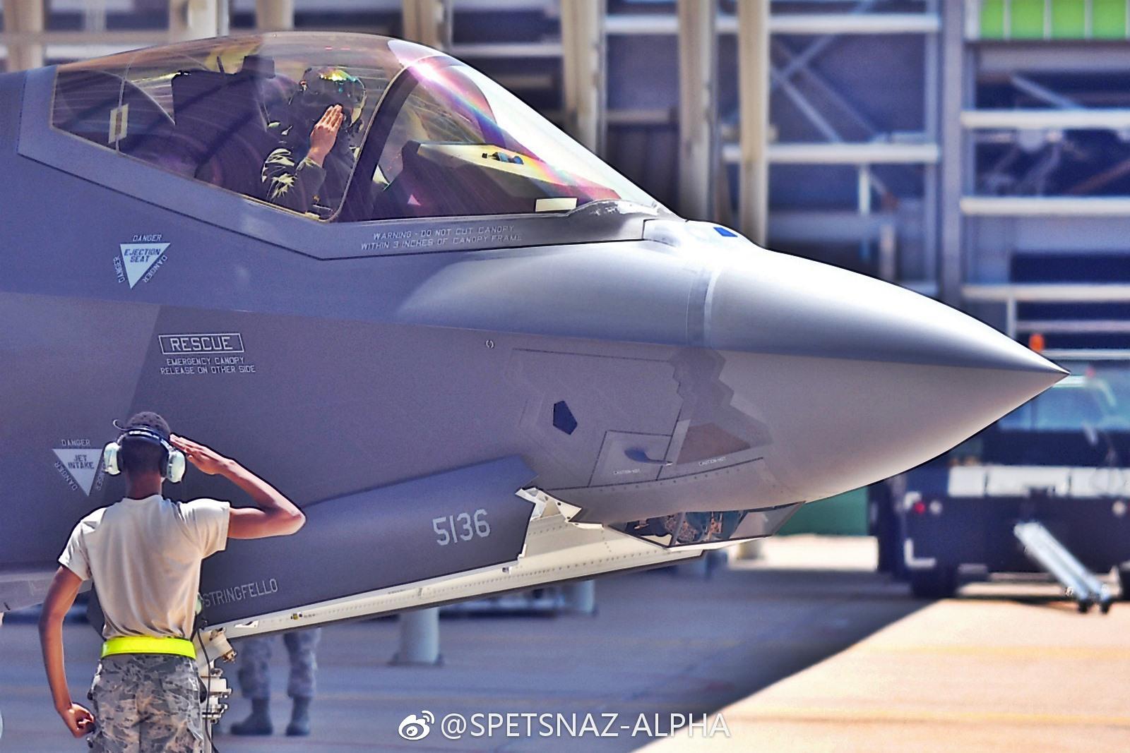 ii),第389战斗机中队的麦克唐纳·道格拉斯f-15e"攻击鹰"战斗机