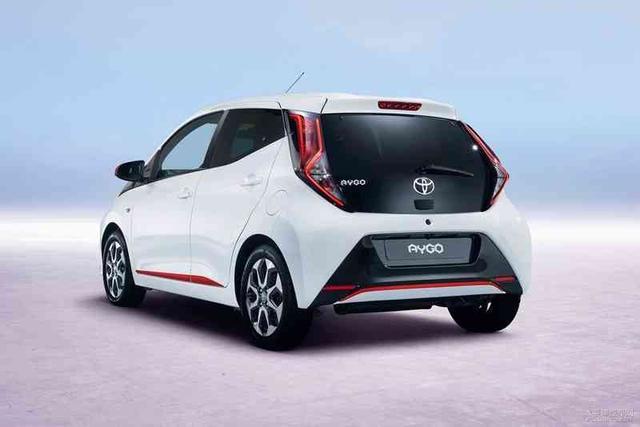 丰田这次够狠的!最小车型来袭,比奥拓还小,比摩托车还省油!