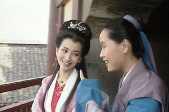 胡媚娘是白娘子的影子,一个位列仙班,媚娘只能