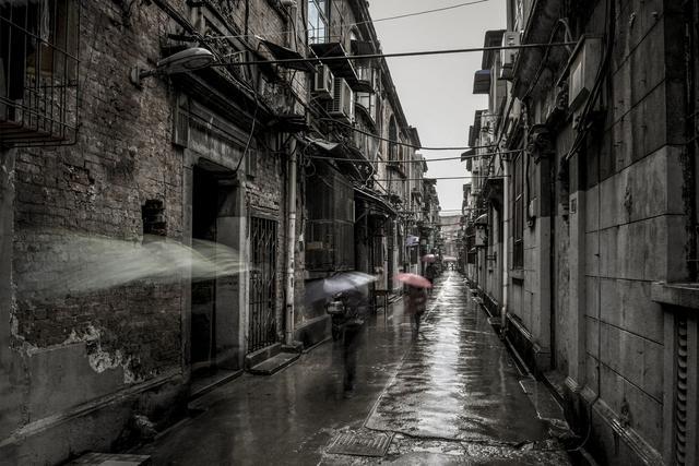 千古绝对: 上联"旧街开新店坐北朝南卖东西", 曾重金求下联!