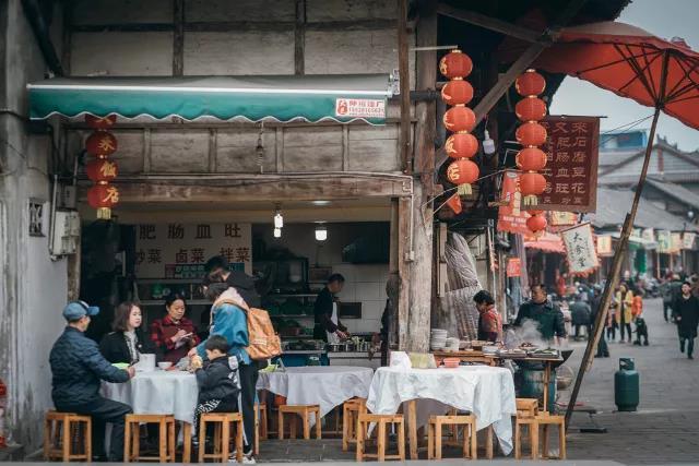 成都最值得一去的苍蝇馆子,排队不一定吃得上!