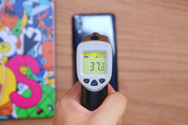 手机界的空调!用vivo NEX打了一个多小时,温度