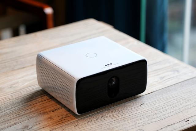 坚果c7评测2000元档智能投影谁能比得上它