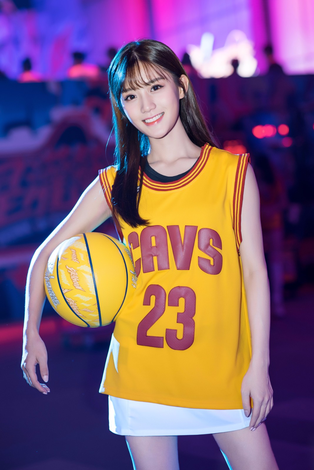 陈意涵《这!就是灌篮》曝最新写真 帅气随性运动感十足