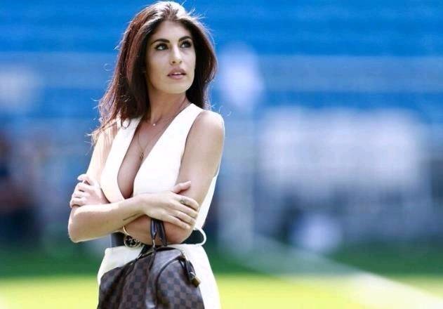 美炸伯纳乌!c罗7号继承者携尤物女友亮相 皇马太太团新主角