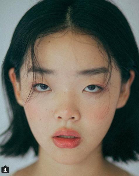 他们找到可以取代刘雯的新亚洲模特,却是三白眼,塌鼻梁,宽眼距