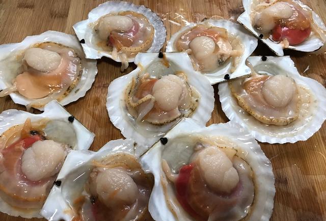 教你做一道简单的蒜蓉扇贝!好吃爽口!