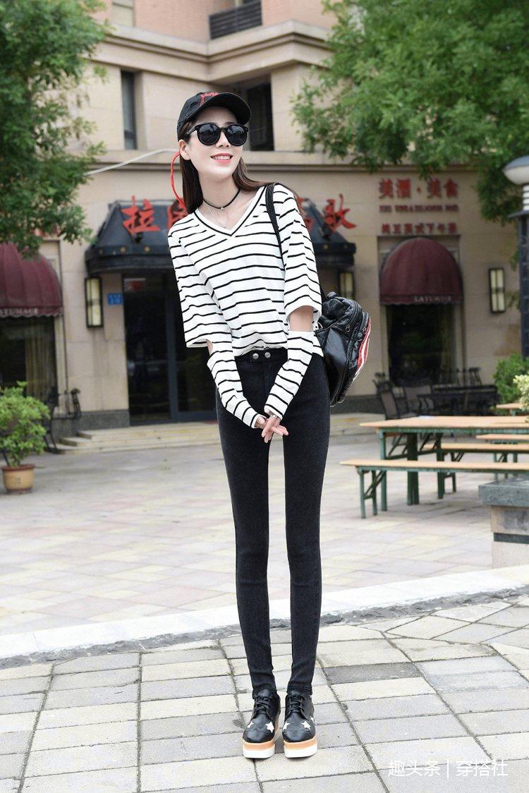 街拍:这身材高得过分,瘦得离谱,这样的小姐姐真的好看吗?