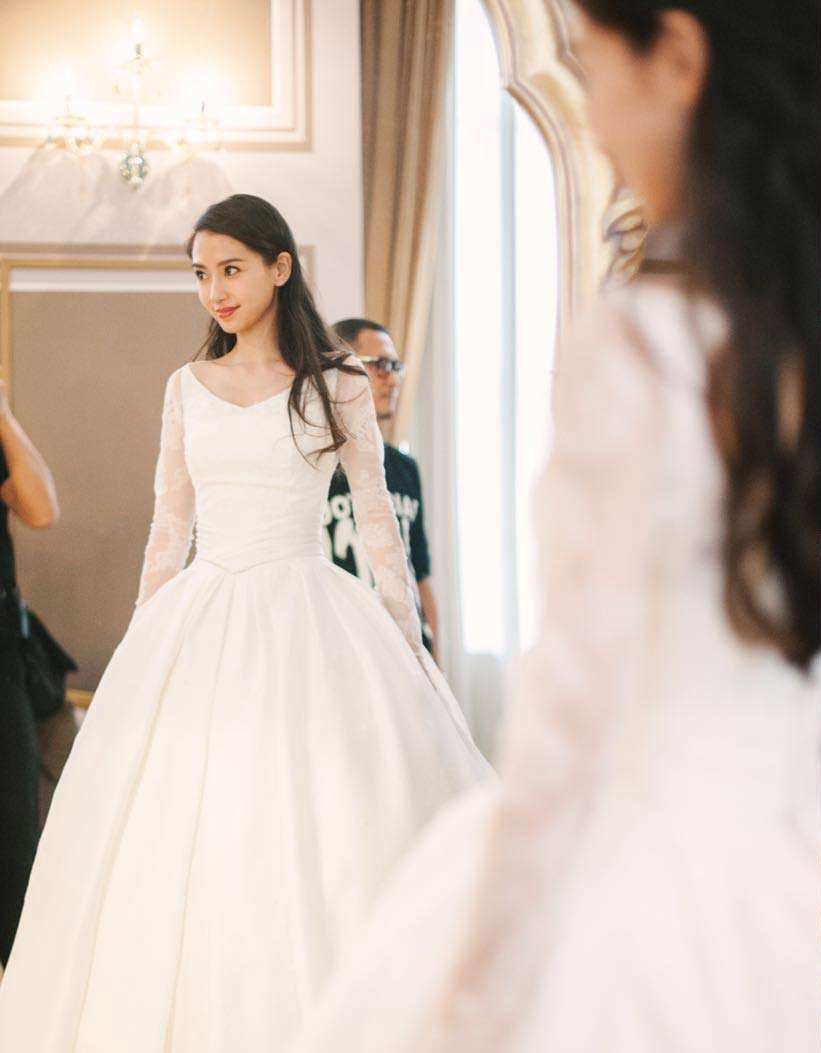 颖儿的伴娘服baby的伴娘服任家萱的伴娘服都不如她的伴娘服