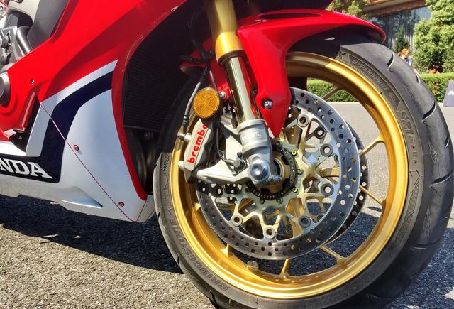 honda 超级跑车 cbr1000rr 登陆中国市场