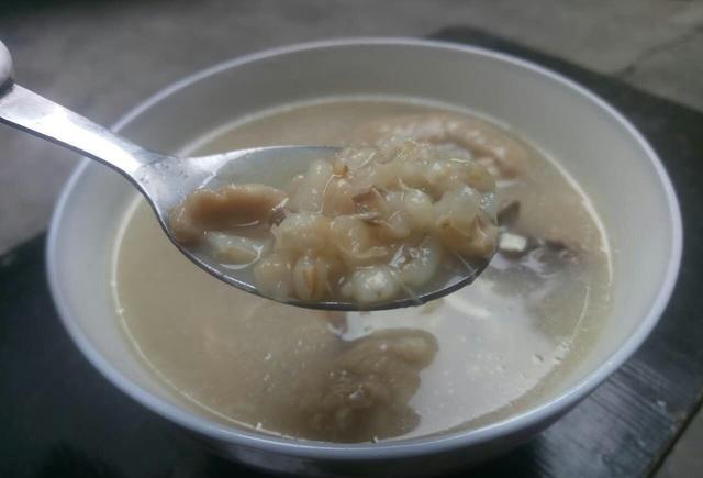 北方冬天的早晨来碗滚烫的沱汤,上屉白胖胖的包子一整天都满足了