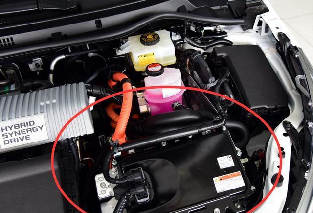 去丰田试驾小康之家首选的日系车: 卡罗拉双擎!