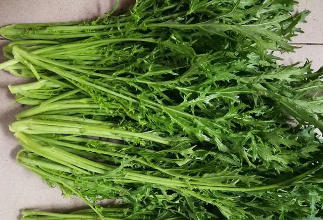 用老奶奶一招做黄菜一夜变黄特香脆年后的减肥菜