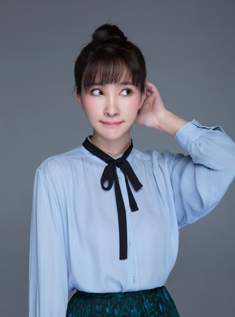 卢莹,眼睛往哪瞄呢