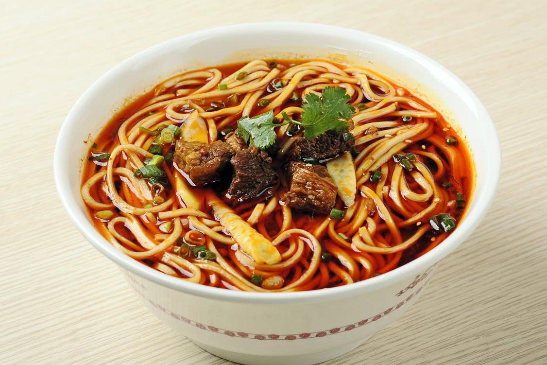 大厨手把手教你牛肉面做法,方法简单,味道好吃,看一遍就能学会